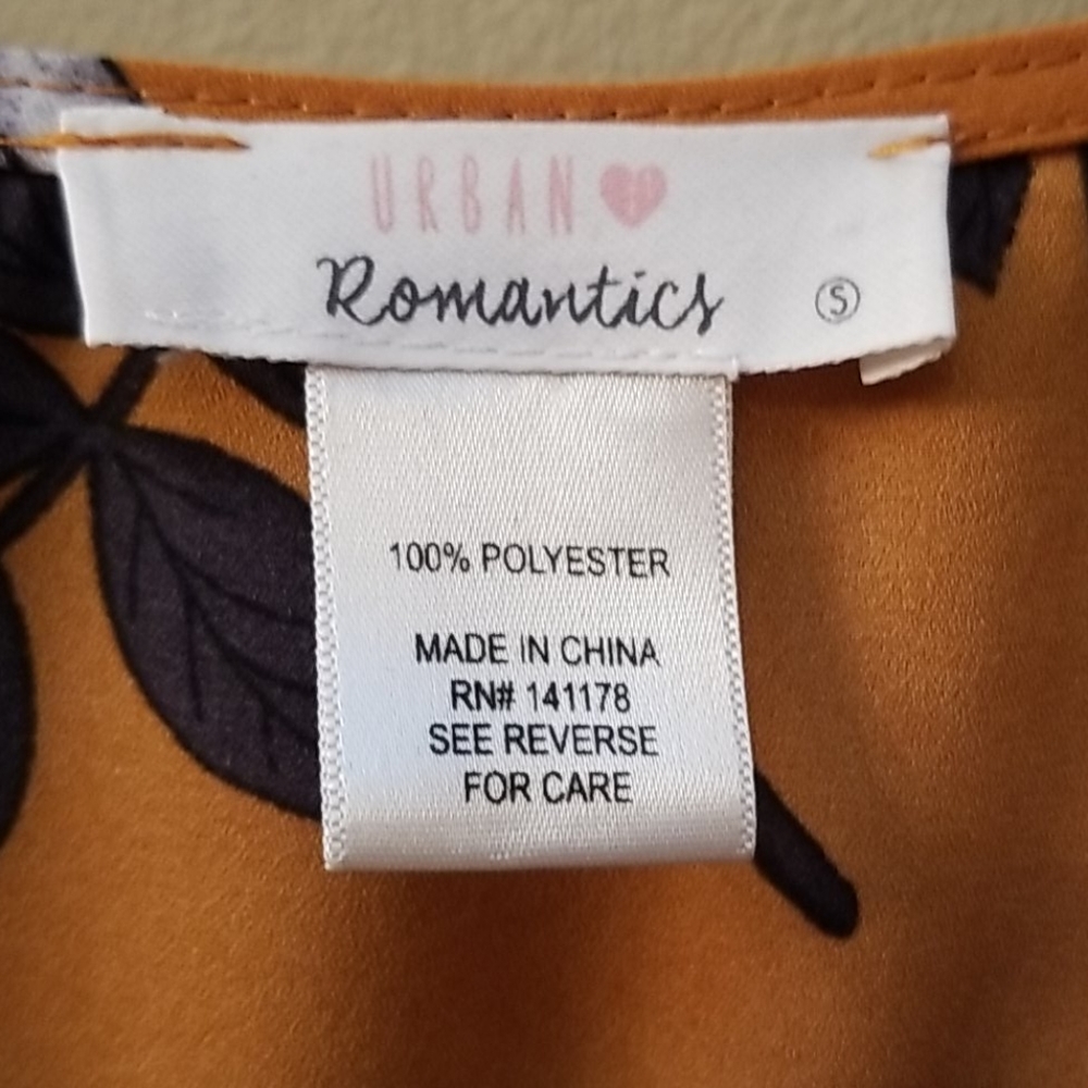 VEGAN ROMANTICS Fall Blouse - Picture 2 of 7